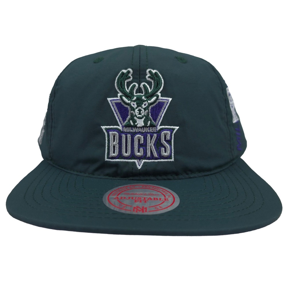 Milwaukee Bucks Mitchell & Ness Deadstock Fit Snapback Hat Cap 3D Logo Nylon NWT